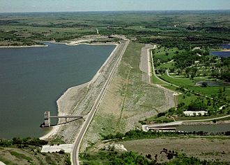 Tuttle Creek Dam and Lake Tcdam-fromwest.jpg