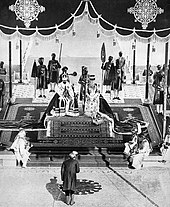 The Nizam of Hyderabad Mir Osman Ali Khan pays homage to the Emperor and Empress at the Delhi Durbar, December 1911 The Nizam of Hyderabad pays homage to the king and queen at the Delhi Durbar.jpg