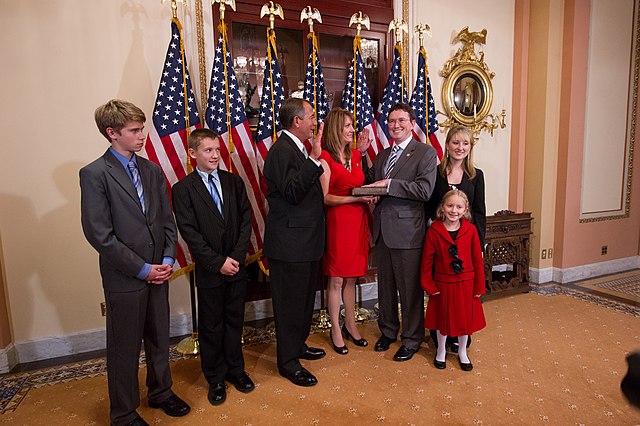 Massie being sworn into office by Speaker of the House John Boehner on November 13, 2012.