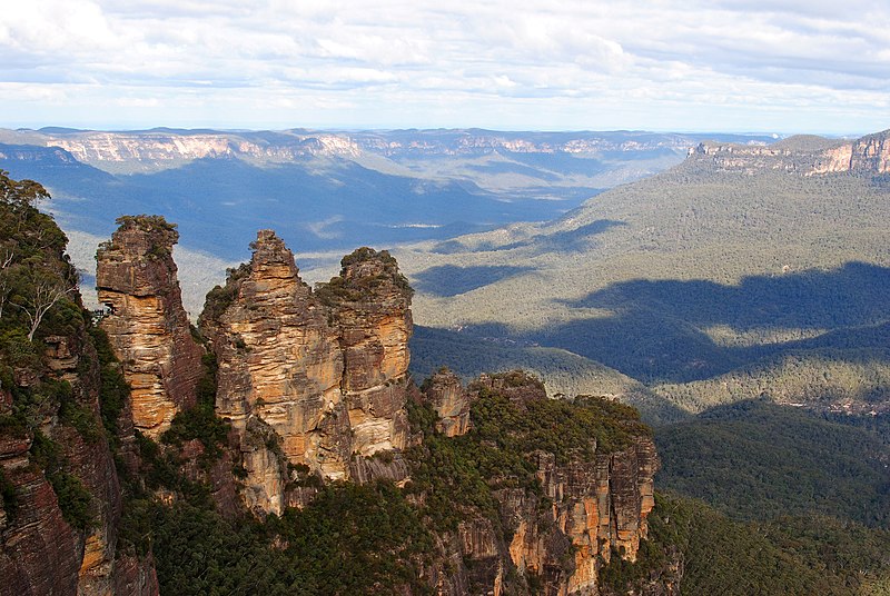 File:Three Sisters -Blue Mountains, New South Wales, Australia-20July2012.jpg