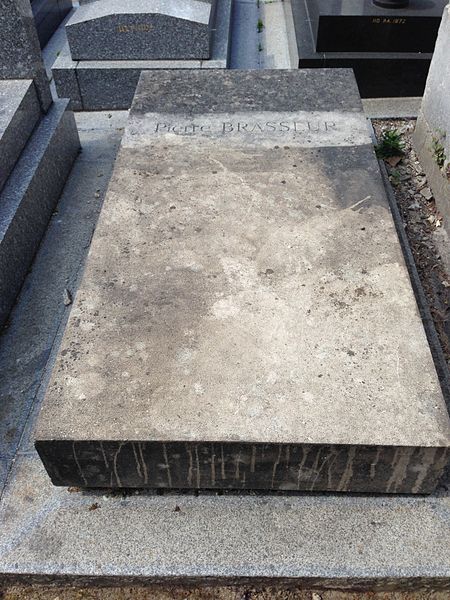 File:Tombe de Pierre Brasseur - Père Lachaise - 2.JPG