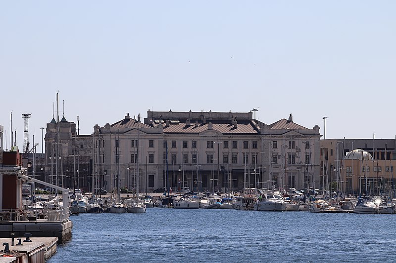 File:Trieste dworzec Campo Marzio.jpg