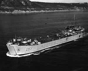 USN 1045618 USS округ Хиллсборо (LST-827) .jpg