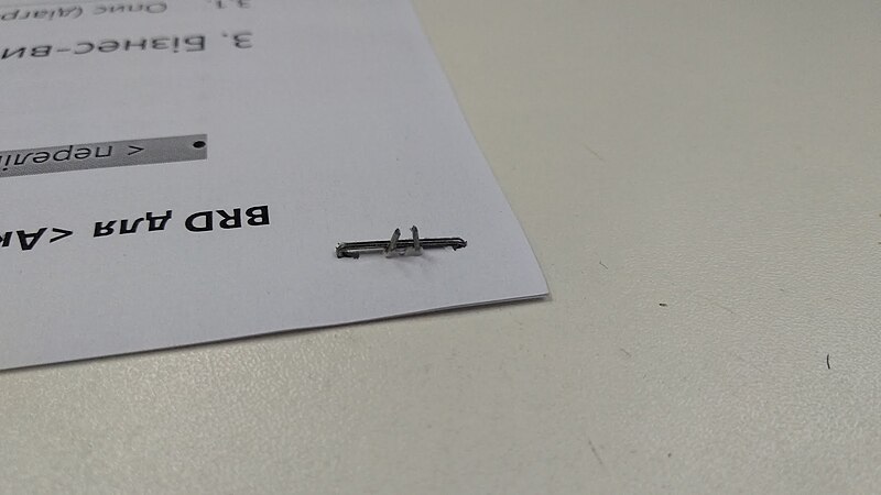 File:Uncorrect staple size.jpg