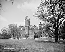 The original University Hall, c. 1900-1910 University Hall (Ohio State University).jpg