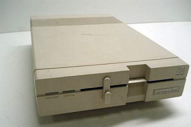 Commodore 1571 floppy drive