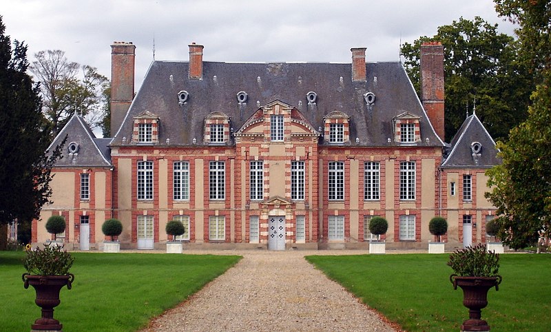 File:Valailles Château du Theil.jpg