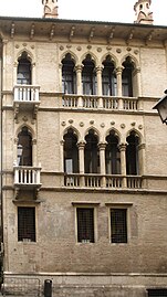 Sezione centrale della facciata su Corso Palladio