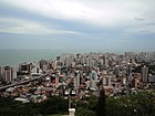 Vista de Vila Velha ES com o mar ao fundo.JPG