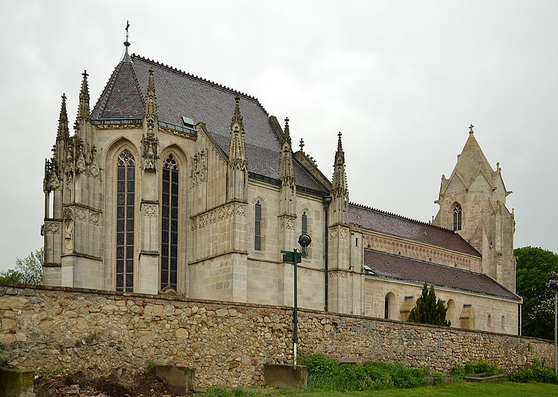 File:Wallfahrtskirche Mariae Himmelfahrt (Bad Deutsch-Altenburg).jpg