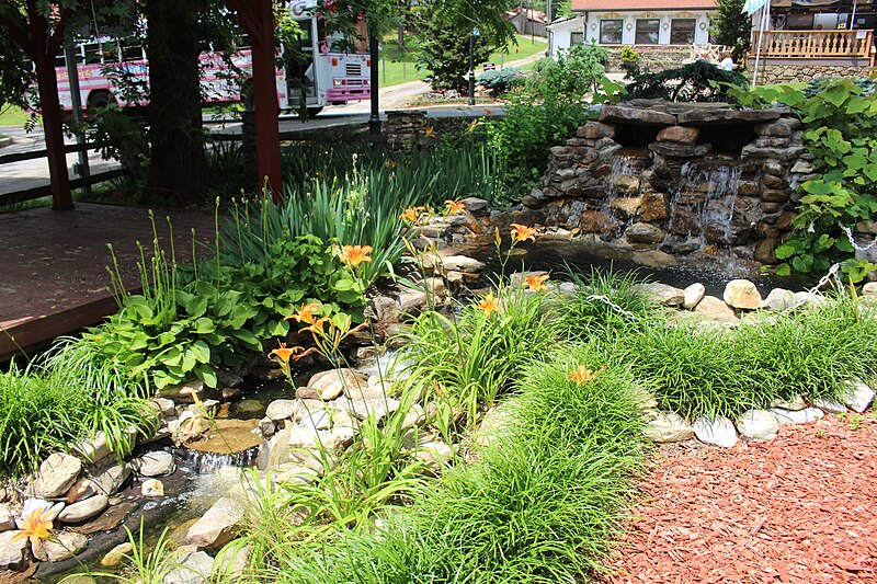 File:Water feature near a restaurant, Helen 2.jpg