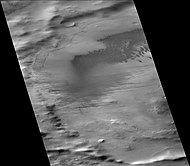 Biachini Cráter, cuando visto por CTX cámara (encima Marte Reconnaissance Orbitador). Pistas de diablo del polvo y las dunas son visibles en el piso. Las líneas estrechas, oscuras son pistas de diablo del polvo .