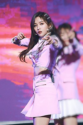 Xuanyi in 2019 bij Rocket Girls 101's 1e jubileumconcert