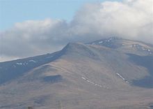 Yr Elen, with Carnedd Llewelyn behind