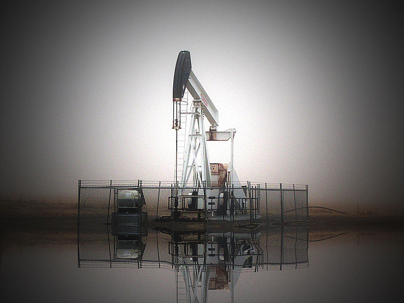 File:"Foggy Bottom Pump Jack" - Duncan, Oklahoma (5394145441).jpg