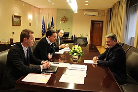 Министър Митов и посланикът на Република Македония Благой Ханджиски (16040831833).jpg