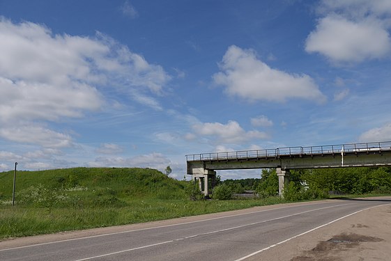 Недостроенный железнодорожный мост 02
