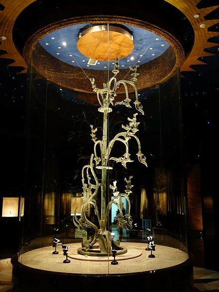 The massive Bronze Sacred Tree (height 396 cm) from Sanxingdui, Shu