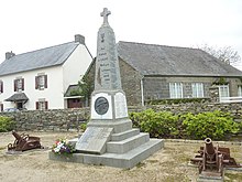 Le monument aux morts de Cast.