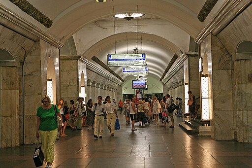 01 2010 4754 Станция метро в Москве - Metrostation in Moskau