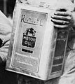 1921 Richlube oilcan Marvin D Boland Collection G521125 (cropped).jpg