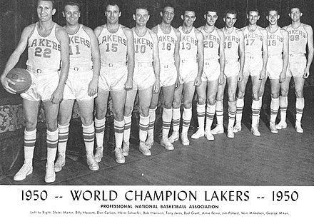 Mikan (far right) and the 1950–51 Lakers