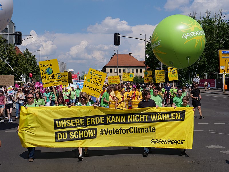 File:1Europafüralle demonstration Berlin Greenpeace block 04.jpg