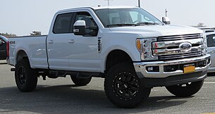 2017 Ford F-350 Crew Cab frente 4.28.18.jpg