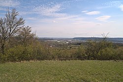 Ausblick vom Vierwegepunkt im Naturschutzgebiet Wolferskopf