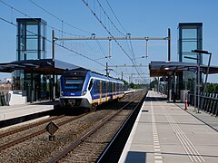 Nijmegen-Noord, Zug der NS-Baureihe SNG am Bahnhof Nijmegen Lent