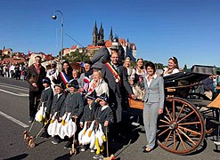 Ein Festwagen mit dem Oberbürgermeister der Stadt Meißen 2018