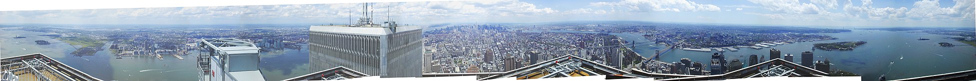 Panorama à 360° de New York du toit du WTC 2 en août 2001 (3 semaines avant les attentats).