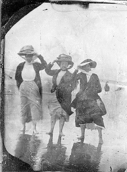 File:3 Unidentified Women Posed On A Beach (3390341803).jpg