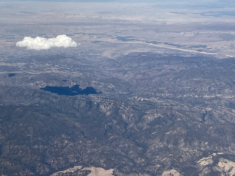 File:A cloud and its shadow - aerial photograph of Dinkey Lakes Wilderness (July 2022).jpg