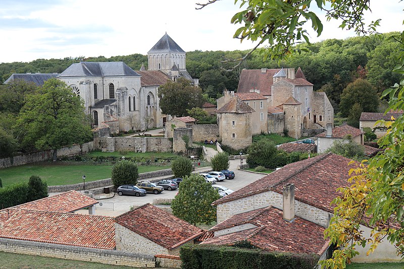 File:Abbaye de Nouaillé-Maupertuis (Vienne, 86) - 02.jpg