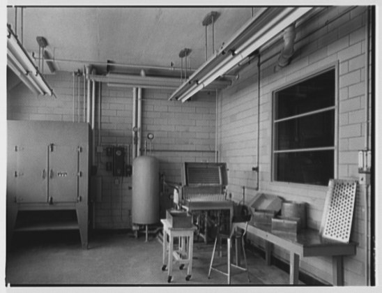 File:Abbott Laboratories, 1350 Cote de Liesse, Montreal, Canada. LOC gsc.5a14094.tif