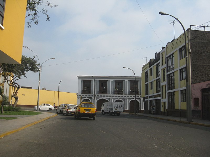 File:Actual vista de la casona molino Santa Clara,al final de la calle.jpg