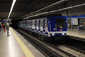 Andenes de metro en Atocha.jpg