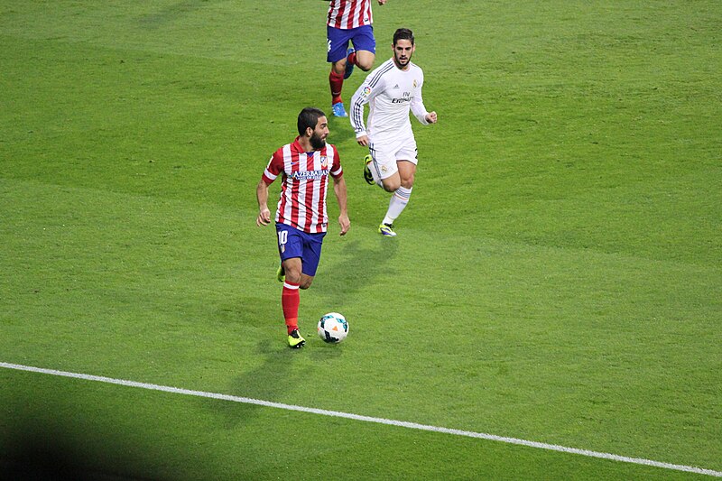 File:Arda Turan - Isco.jpg