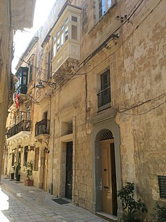 Auberge d' Auvergne et Provence, Birgu 01.jpg