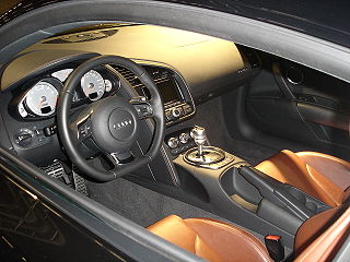 File:Audi R8 Innenraum.jpg - Wikipedia