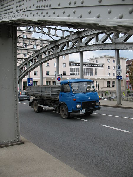 File:Avia truck (8497981071).jpg