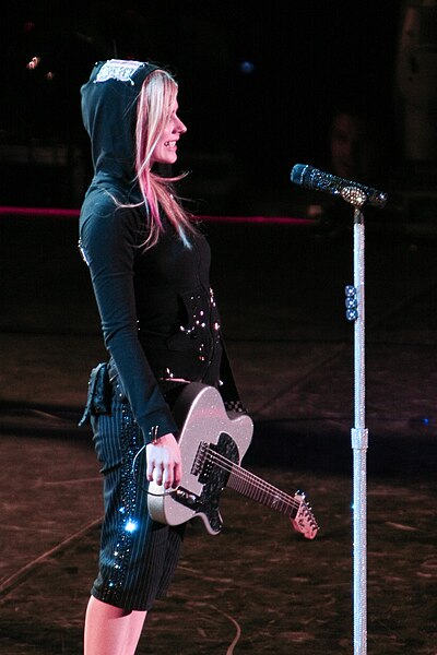 File:Avril Lavigne, Beijing08 e.jpg