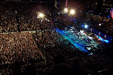 Throwing white lights onto the floor audience during the rousing choruses is a typical production element of live performances of "Badlands". Magic Tour main set closer, TD Banknorth Garden, Boston, November 18, 2007. BadlandsBoston111807.jpg