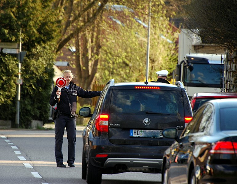 File:Bammental - Fahrzeugkontrolle - 2016-04-06 18-42-31.jpg