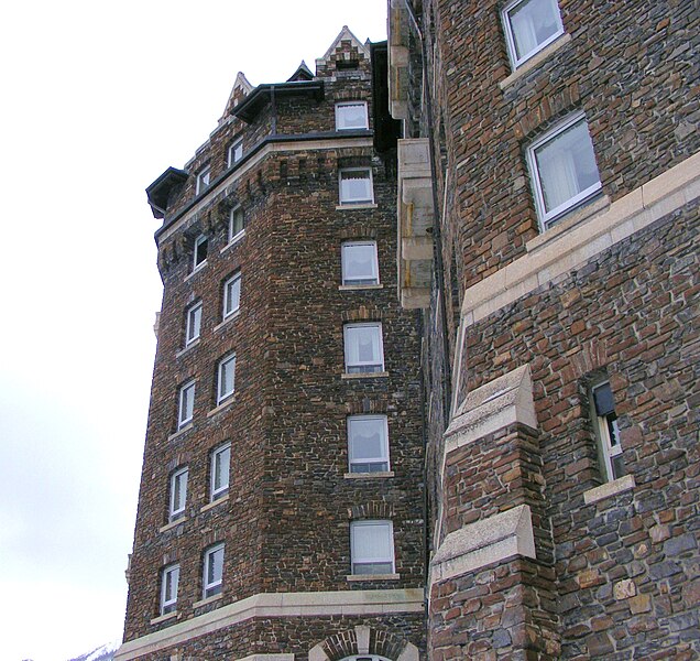 File:Banff Springs exterior.JPG