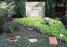 Benn's tomb in Berlin (Source: Wikimedia)