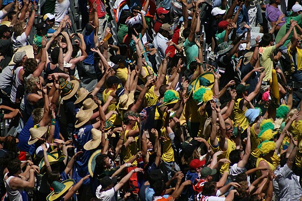 Cricket crowd at the Boxing Day test in 2007