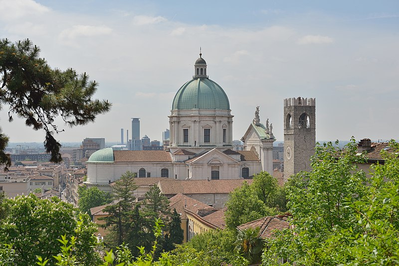 File:Brescia from above with the Duomo and the Torre del Popolo.jpg