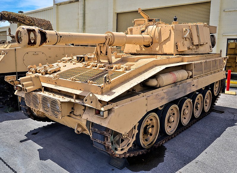 File:British FV433 Abbot 105mm SPG Battlefield Vegas (17370282642).jpg